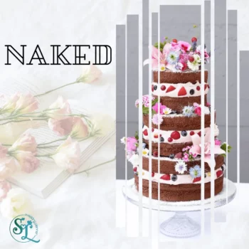 Naked Cake – eine Hochzeitstorte mit sichtbaren Schichten und frischen Früchten und Blumen dekoriert.